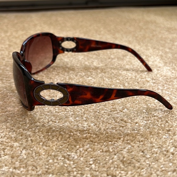 Daisy Fuentes sunglasses - Picture 4 of 4